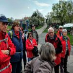 2019.04.17-03 Eintreffen am Bahnhof von Wieslensdorf und aufmerksame Zuhörer.
